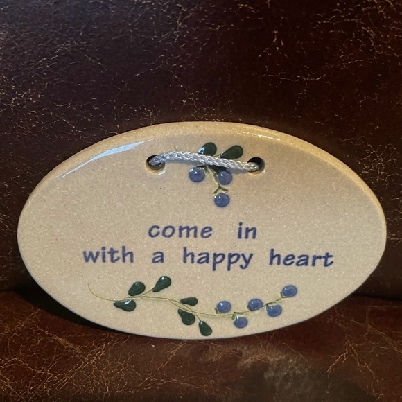 Mountain Pottery Come in With A Happy Heart - Picture 1 of 4